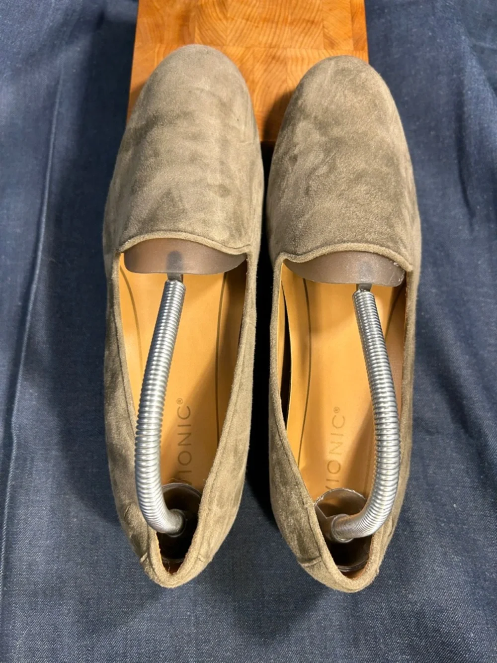 Vionic leather loafers almost NEW